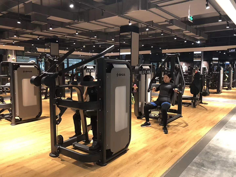 熊猫体育智能健身器材